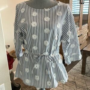 Foxcroft blouse size 8